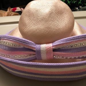 Essence ivory and lavender hat